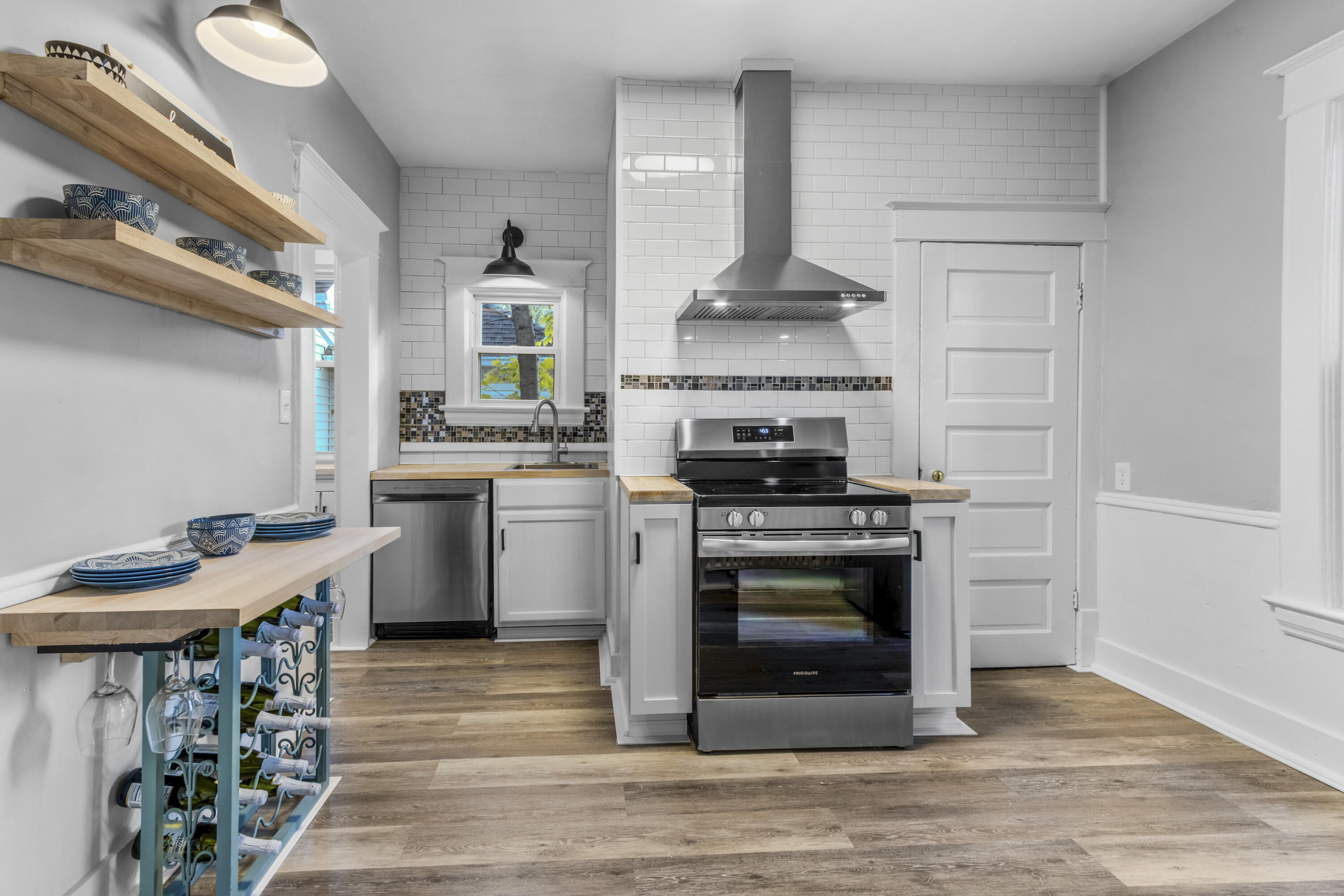 205 Lane Avenue Southwest Grand Rapids, MI 49504 - Photo 6 of 39 _L8A0078-HDR_1