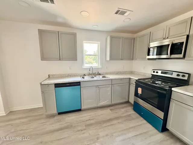 $164,999 | 182 Jarrott Street, Holly Springs, MS 38635