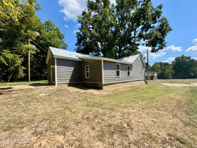 $164,999 | 182 Jarrott Street, Holly Springs, MS 38635