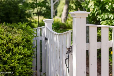 $875,000 | 99 Beartown Mountain Road, Monterey, MA 01245
