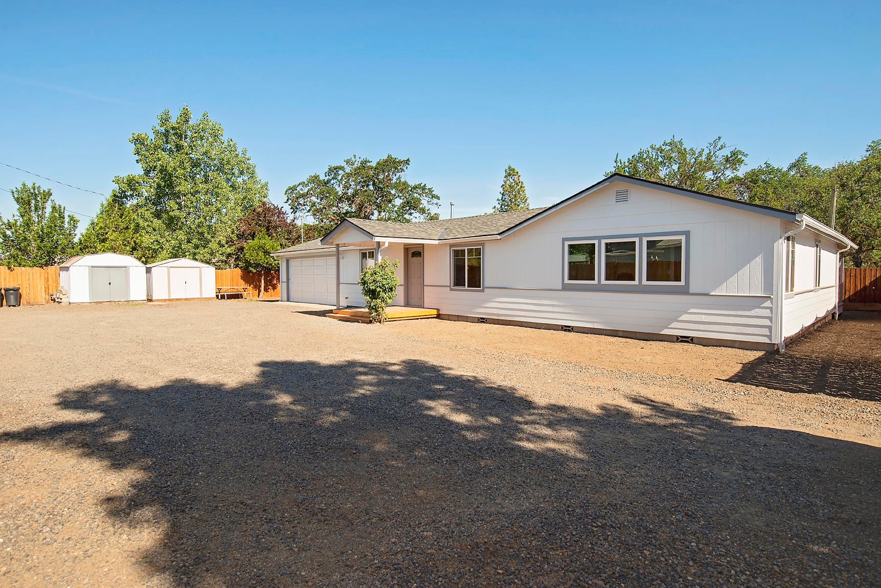 6119 Table Rock Road Central Point, OR 97502 - Photo 2 of 24 Table Rock024 copy