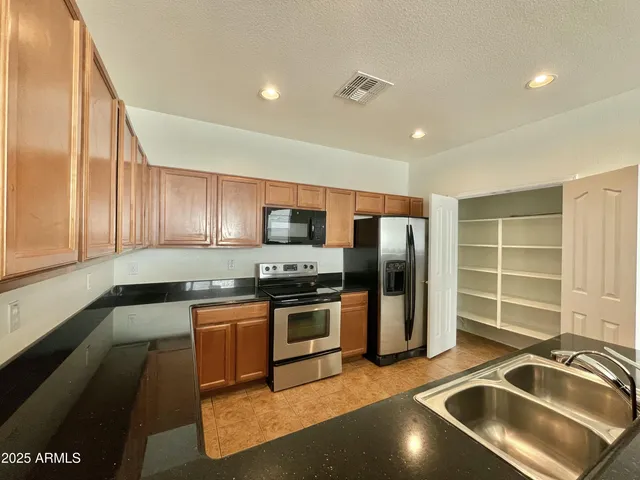 $2,295 | 3871 East Jasper Drive, Gilbert, AZ 85296