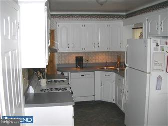 25 Collins Road Hamilton, NJ 08619 - Photo 5 of 12 Kitchen
