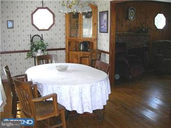 25 Collins Road Hamilton, NJ 08619 - Photo 6 of 12 Dining Room