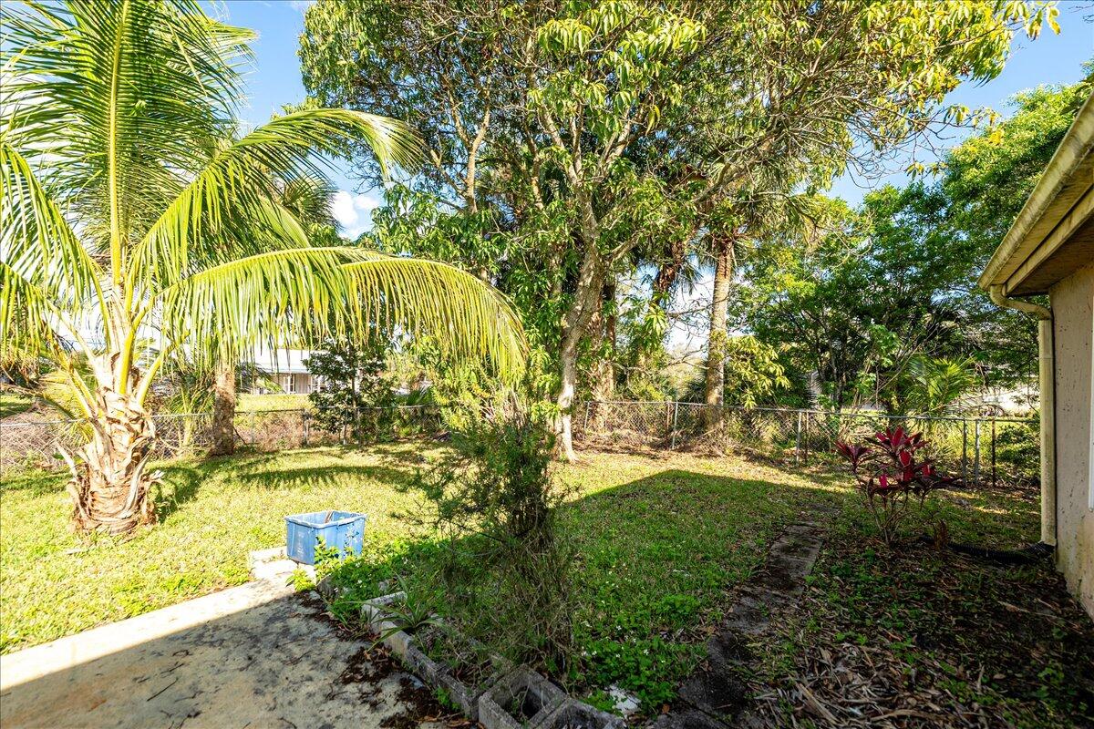 1801 Southwest Leafy Road Port St. Lucie, FL 34953 - Photo 25 of 31 28-Leafy-0015