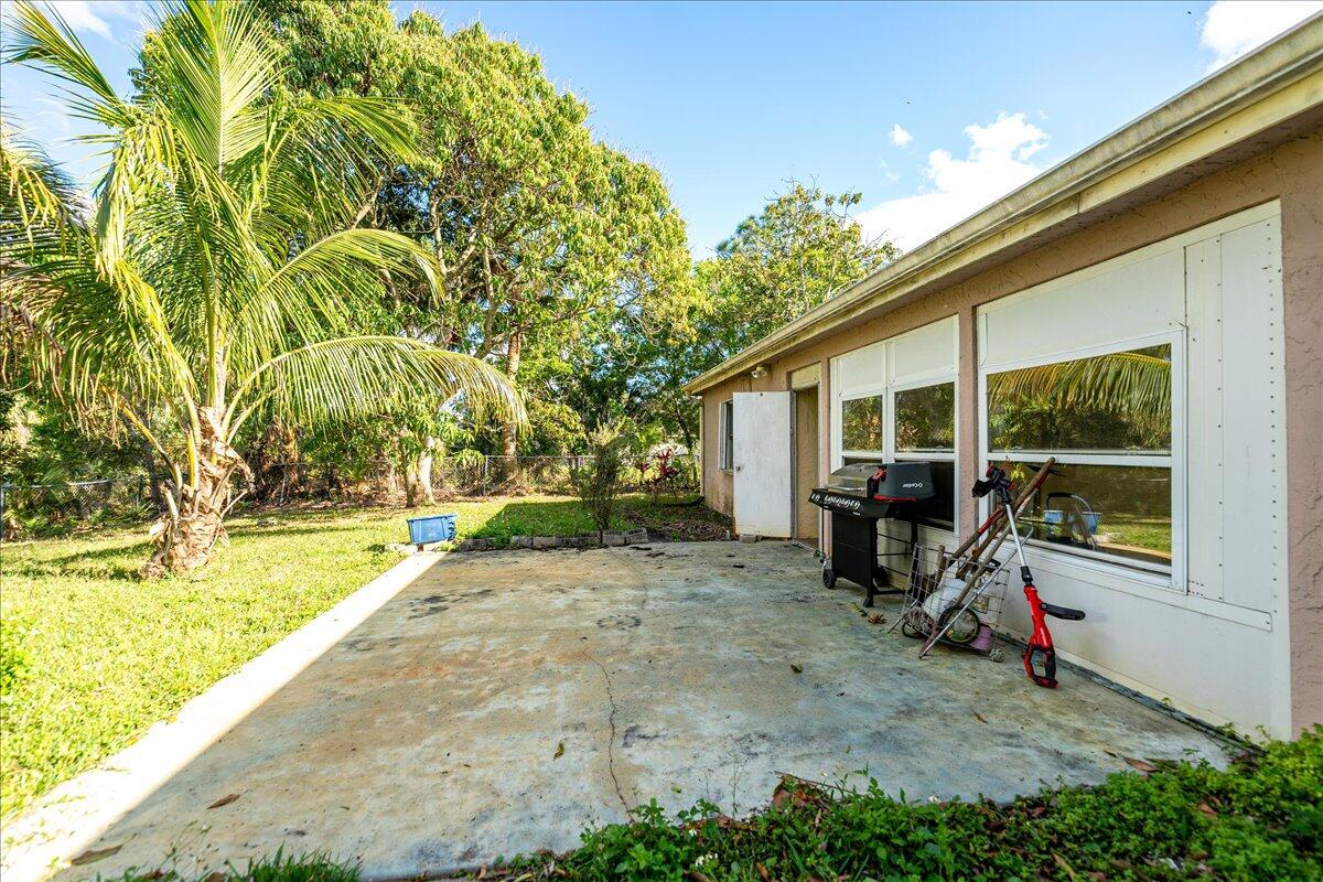 1801 Southwest Leafy Road Port St. Lucie, FL 34953 - Photo 27 of 31 30-Leafy-0016