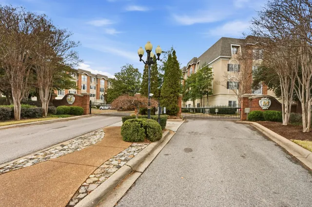 $2,100 | 5400 Park Avenue, Unit 422, Memphis, TN 38119