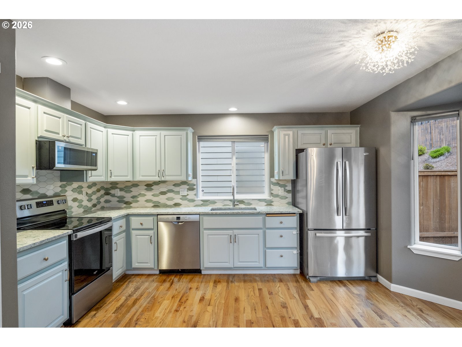 15729 Southeast Hawk Court Portland, OR 97236 - Photo 13 of 38