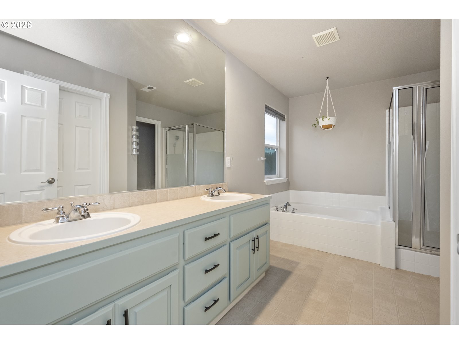 15729 Southeast Hawk Court Portland, OR 97236 - Photo 26 of 38