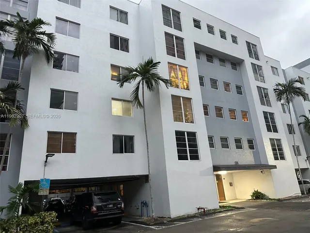 $2,000 | 210 Southwest 11th Street, Unit 506, Miami, FL 33130
