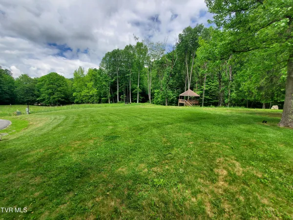 $115,000 | 206 Toms Creek Drive, Unit 5, Roan Mountain, TN 37687