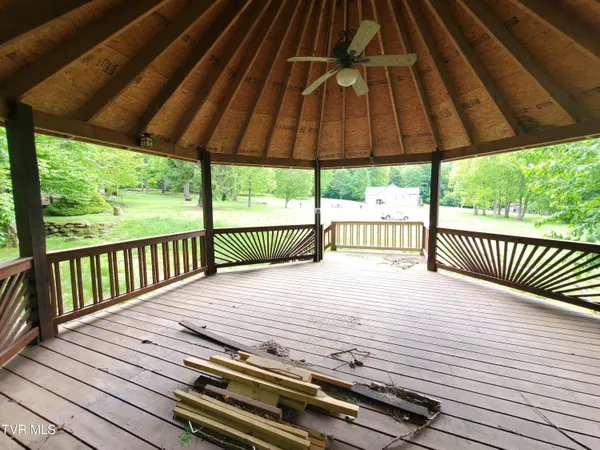 $115,000 | 206 Toms Creek Drive, Unit 5, Roan Mountain, TN 37687