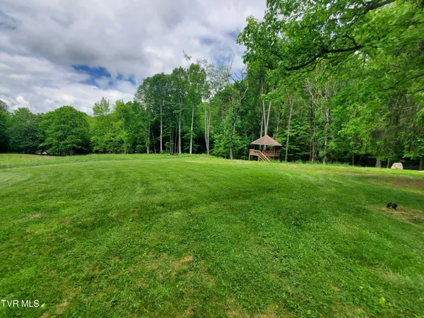 $115,000 | 206 Toms Creek Drive, Unit 5, Roan Mountain, TN 37687