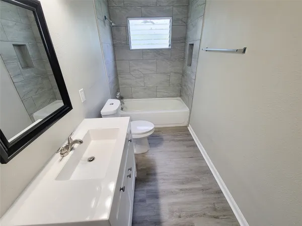 $1,650 | 4909 Holloway Drive, Houston, TX 77048