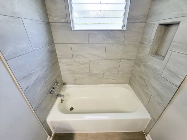 $1,650 | 4909 Holloway Drive, Houston, TX 77048