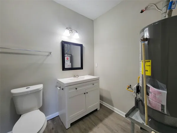 $1,650 | 4909 Holloway Drive, Houston, TX 77048