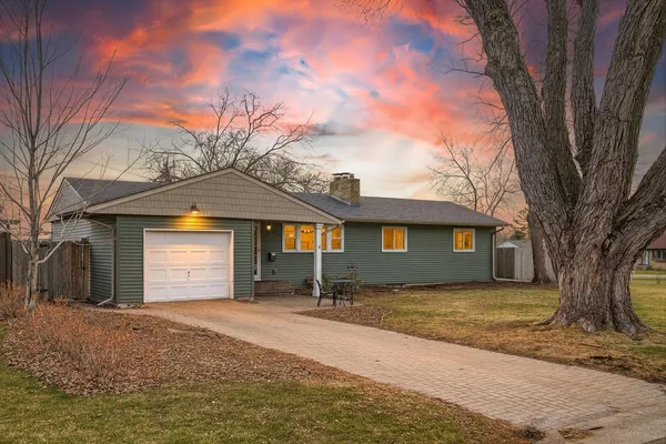 $400,000 | 1812 Sunny Slope Lane, St. Paul, MN 55116