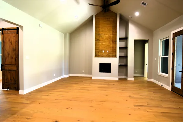 $969,000 | 4 Lake Forest Drive, Conroe, TX 77384