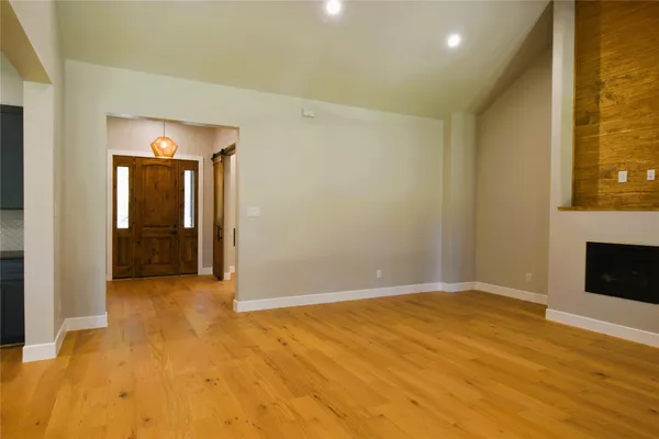 $969,000 | 4 Lake Forest Drive, Conroe, TX 77384
