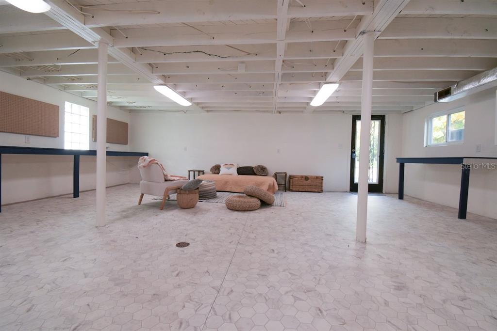 108 Northwest 2nd Street Williston, FL 32696 - Photo 34 of 45 a view of a room with gym equipment