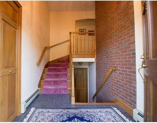7 Ledgewood Road Saugus, MA 01906 - Photo 6 of 29 Gallery Image 6