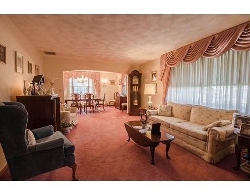 7 Ledgewood Road Saugus, MA 01906 - Photo 7 of 29 Gallery Image 7