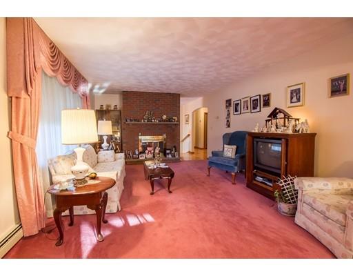7 Ledgewood Road Saugus, MA 01906 - Photo 8 of 29 Gallery Image 8
