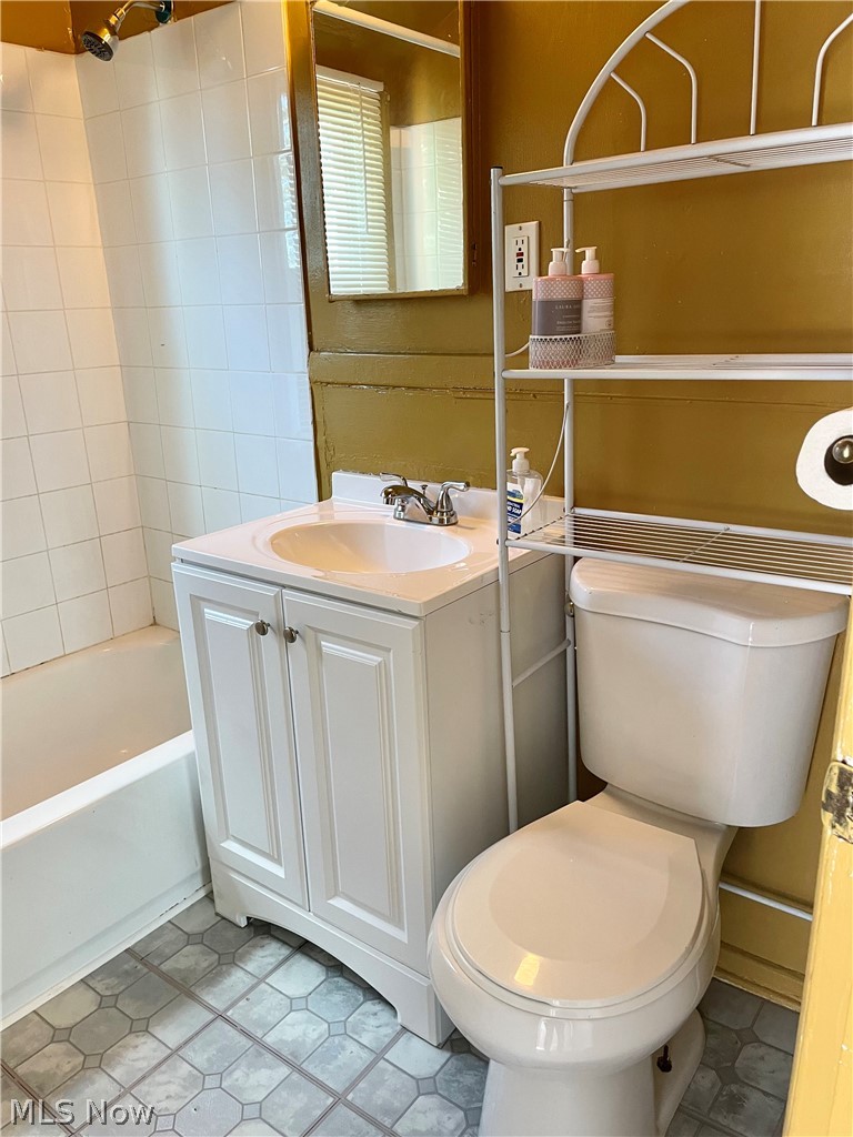 25541 Tungsten Road Euclid, OH 44132 - Photo 14 of 24 Gallery Image 14