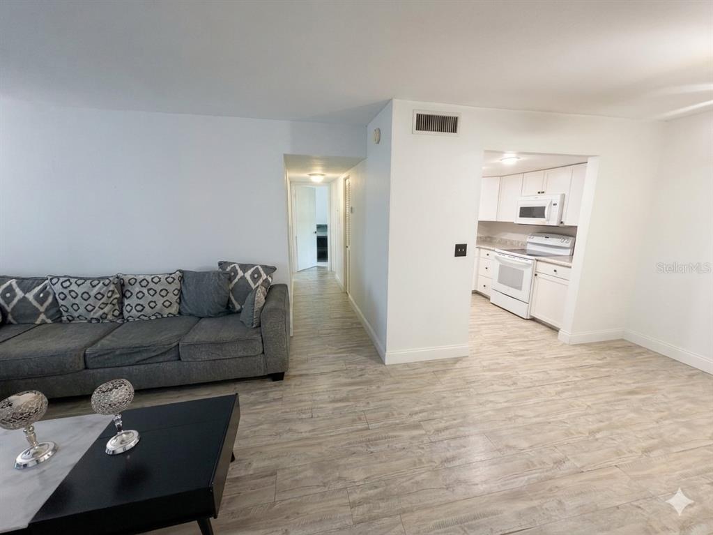 924 Lake Destiny Road, Unit E Altamonte Springs, FL 32714 - Photo 6 of 12