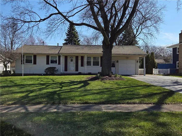 $249,900 | 516 Heritage Drive, Greece, NY 14615