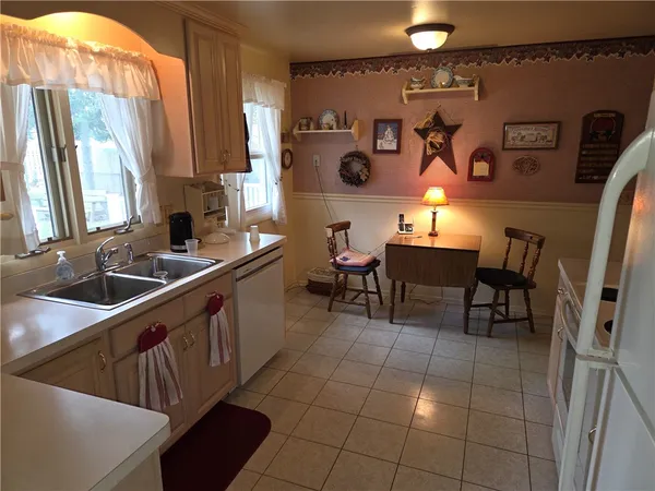 $249,900 | 516 Heritage Drive, Greece, NY 14615