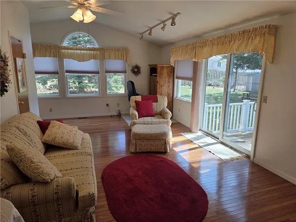 $249,900 | 516 Heritage Drive, Greece, NY 14615