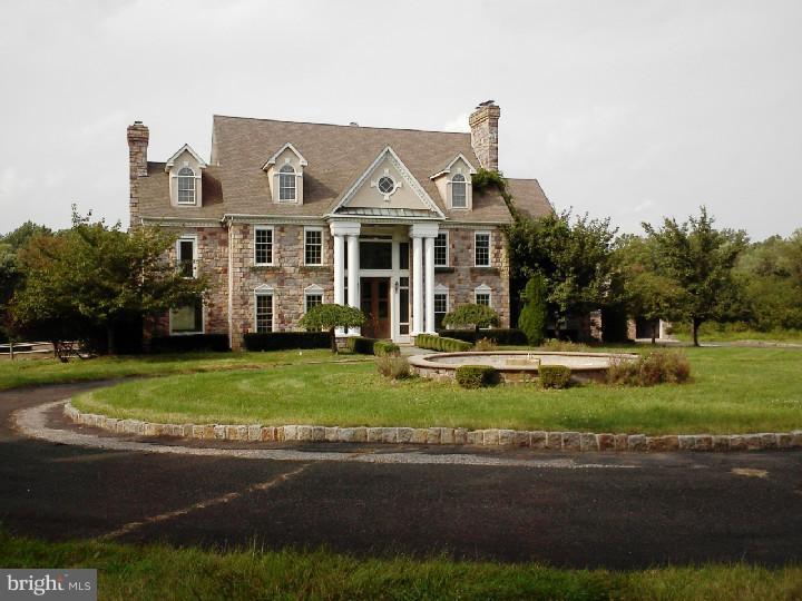 1255 Grenoble Road Warminster, PA 18974 - Photo 2 of 23 Gallery Image 2