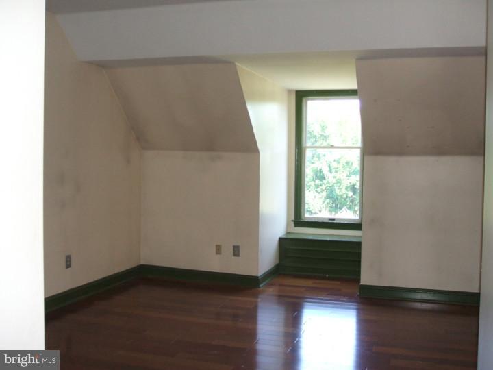 1255 Grenoble Road Warminster, PA 18974 - Photo 22 of 23 Gallery Image 22