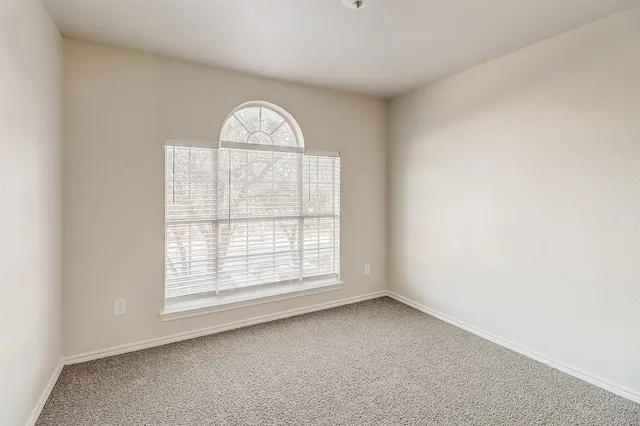 $2,555 | 715 South Parks Drive, DeSoto, TX 75115