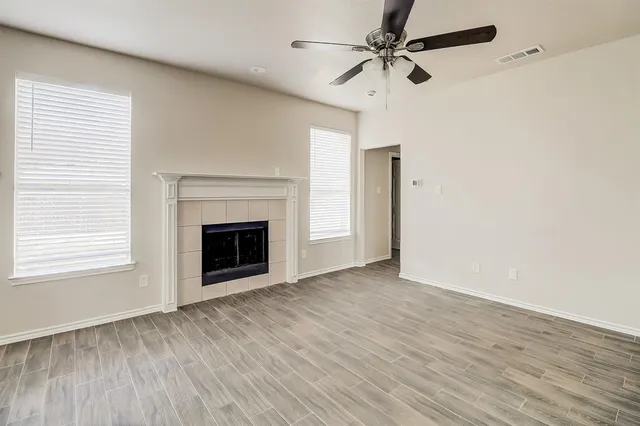 $2,555 | 715 South Parks Drive, DeSoto, TX 75115