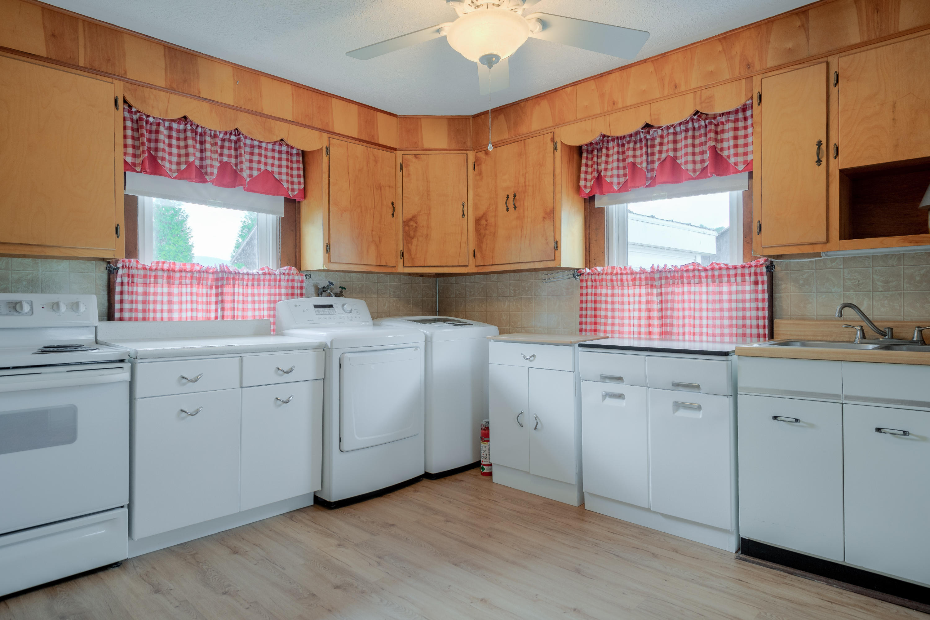 7958 Parrott River Road Parrott, VA 24132 - Photo 21 of 67 7958_ParrotRiverRd_HiRes-59