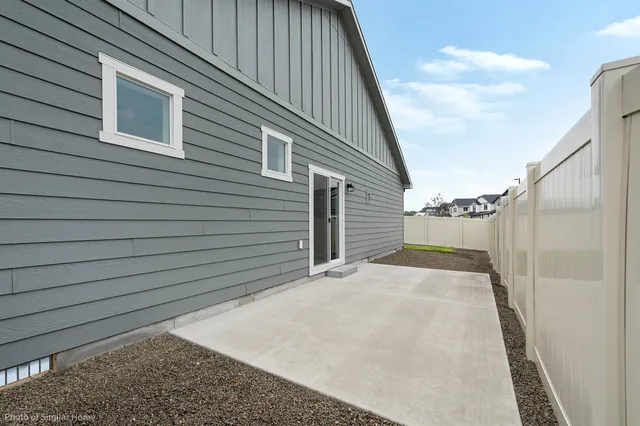 $449,990 | 416 North Viewmont Road, Unit 3/2 CANYON, Greenacres, WA 99016