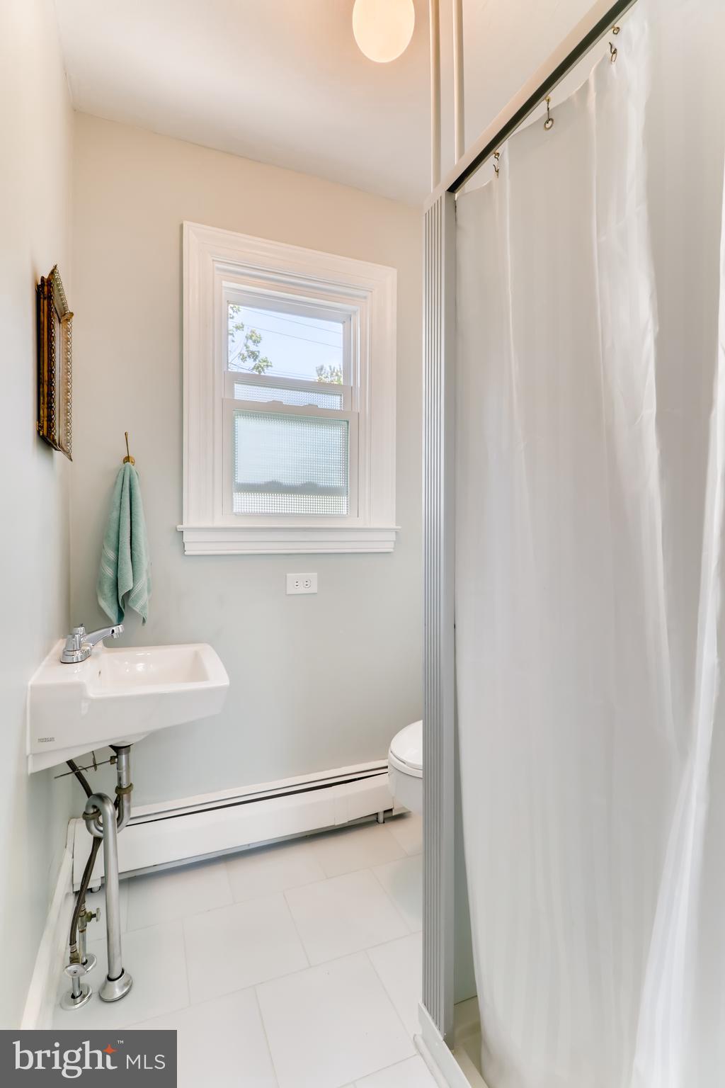6111 Tramore Road Baltimore, MD 21214 - Photo 14 of 28 Main Floor Full Bath