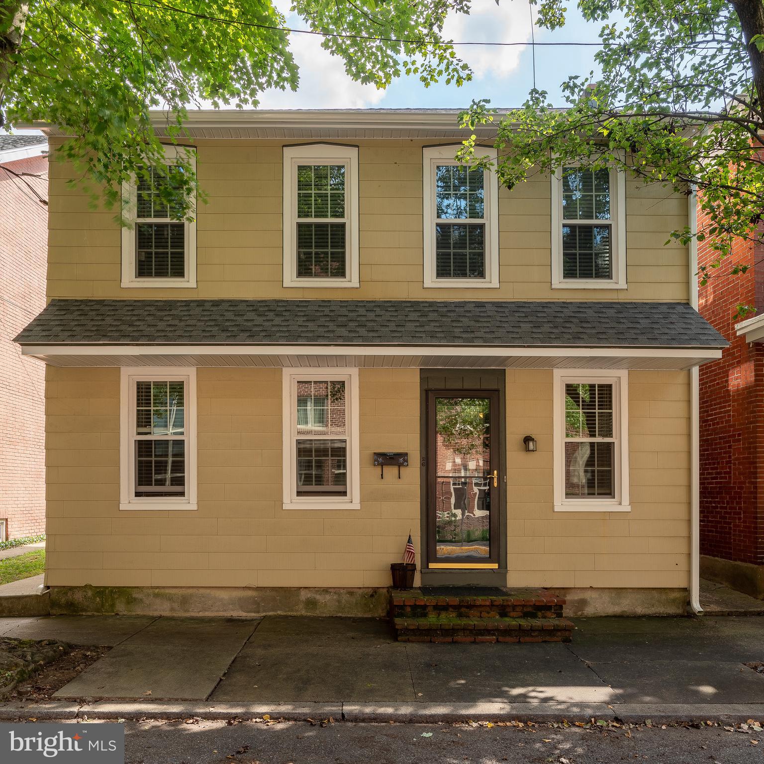 26 East Orange Street Lititz, PA 17543 - Photo 3 of 37