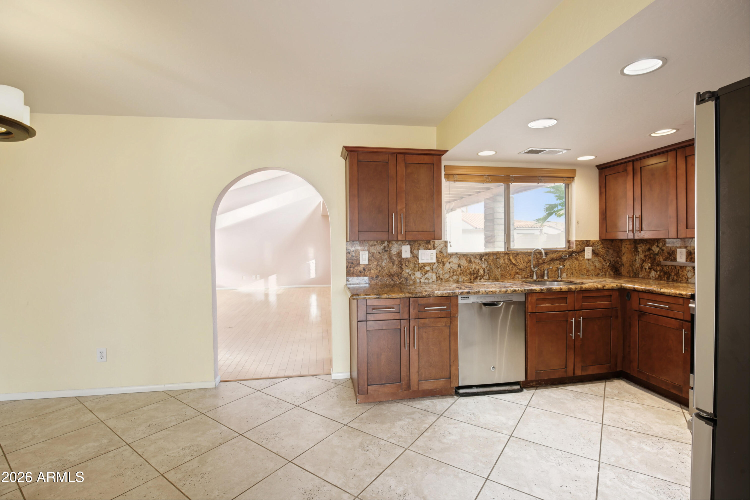2102 West Knox Road Chandler, AZ 85224 - Photo 25 of 62 Kitchen