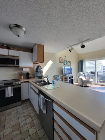 $415,000 | 114 Millpoint Drive, Unit 14, Spring Lake, MI 49456