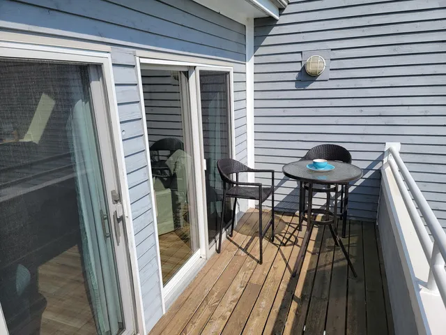 $415,000 | 114 Millpoint Drive, Unit 14, Spring Lake, MI 49456