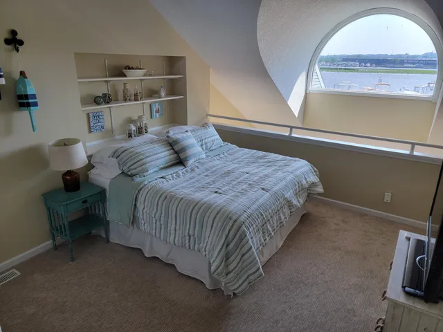 $415,000 | 114 Millpoint Drive, Unit 14, Spring Lake, MI 49456