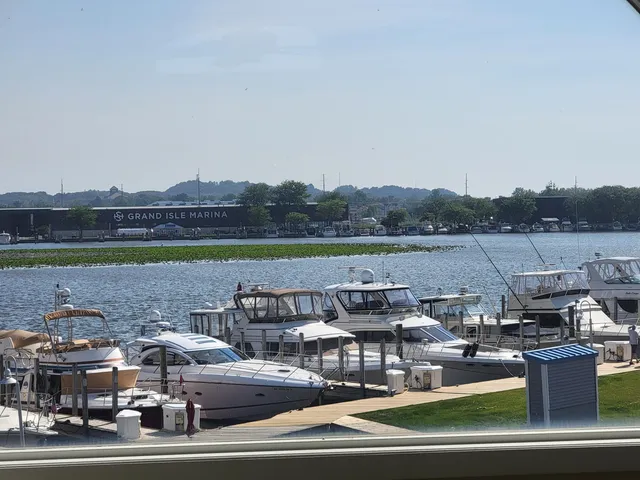 $415,000 | 114 Millpoint Drive, Unit 14, Spring Lake, MI 49456