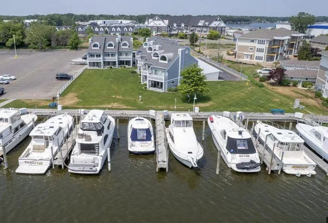 $415,000 | 114 Millpoint Drive, Unit 14, Spring Lake, MI 49456