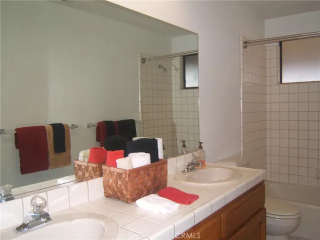 $2,800 | 20180 Ottawa Road, Apple Valley, CA 92308