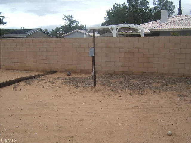 $2,800 | 20180 Ottawa Road, Apple Valley, CA 92308