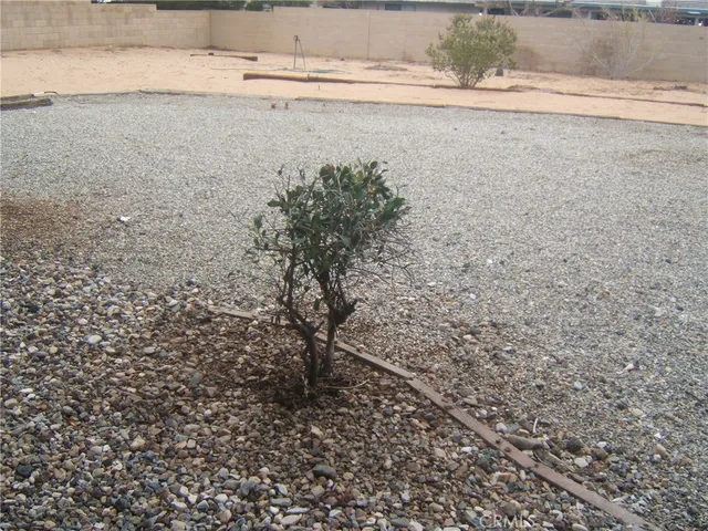 $2,800 | 20180 Ottawa Road, Apple Valley, CA 92308