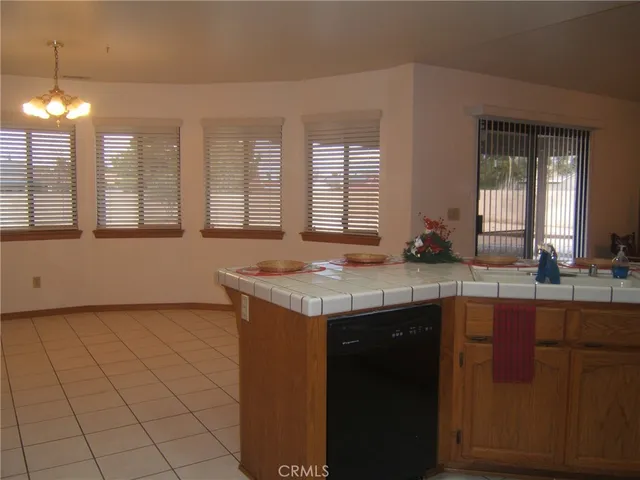 $2,800 | 20180 Ottawa Road, Apple Valley, CA 92308